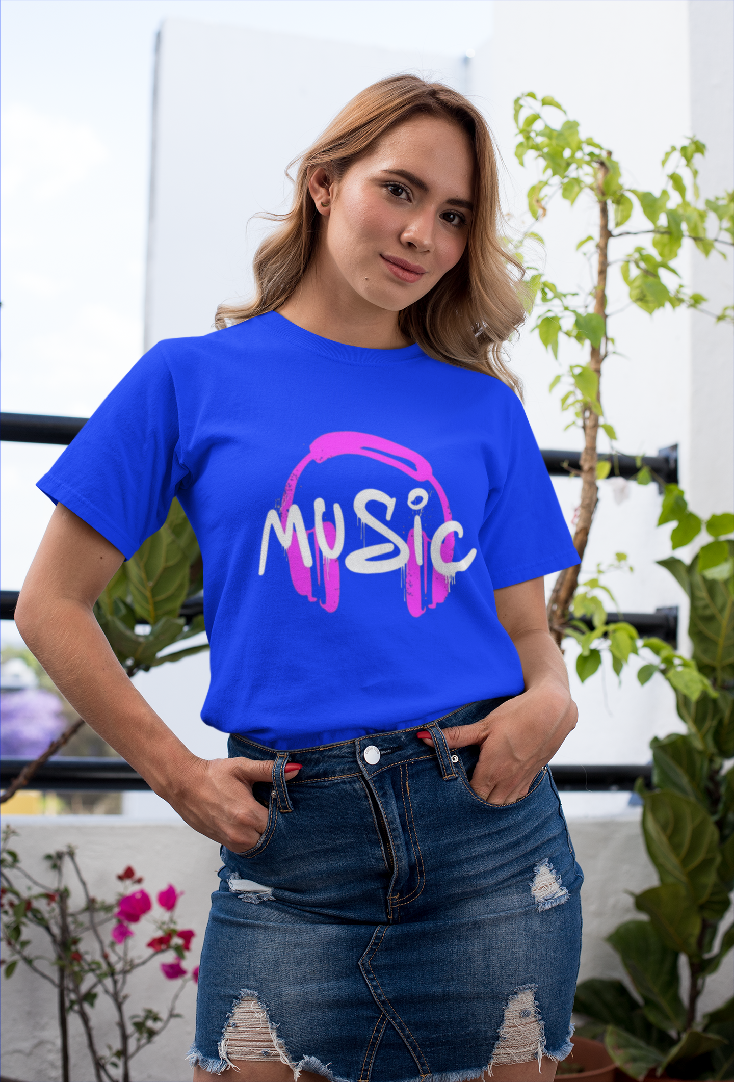 Black Graphic Music T-Shirt – Pink Headphones Print for Music Lovers