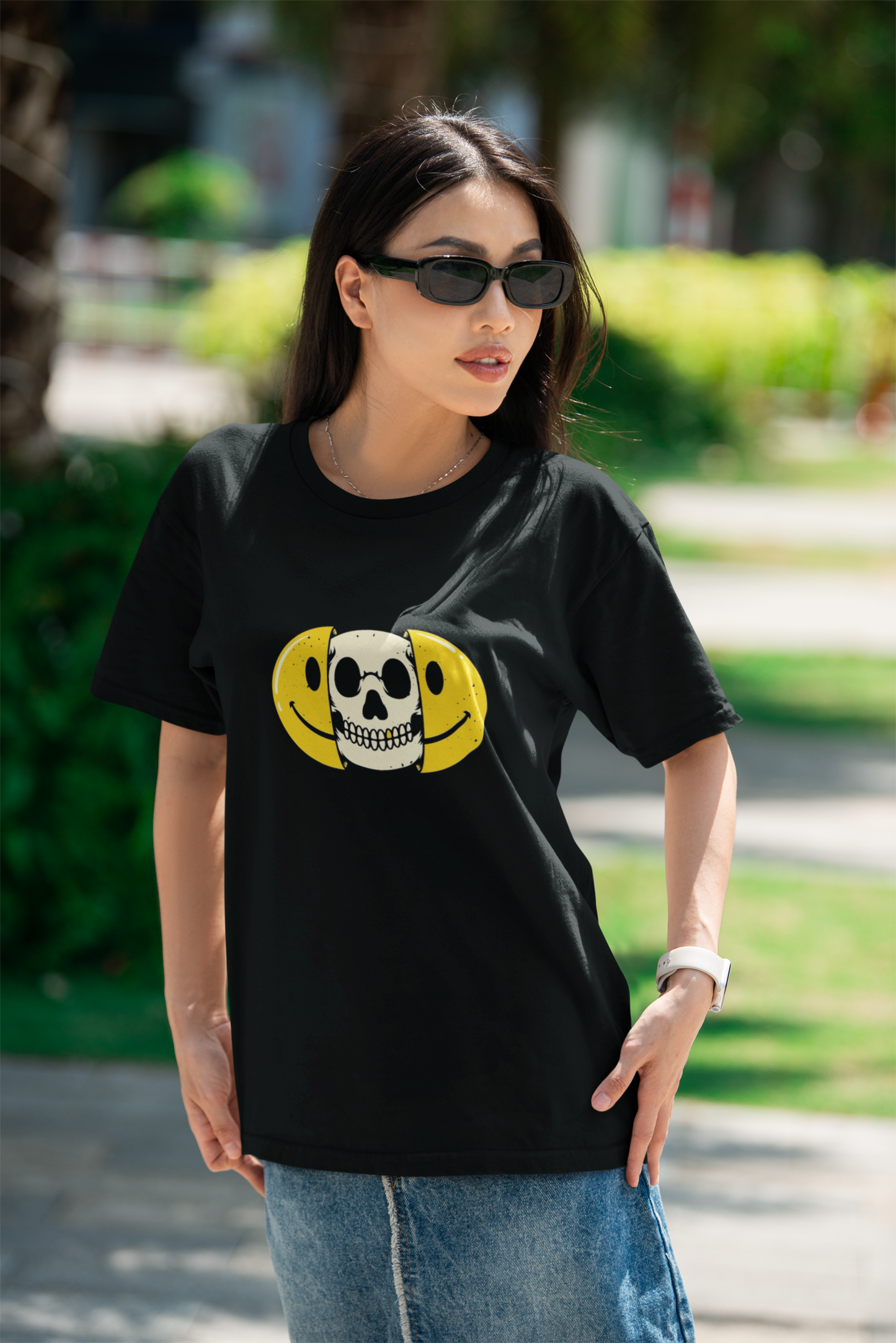 Smiling Skull Peel Red Graphic T-Shirt