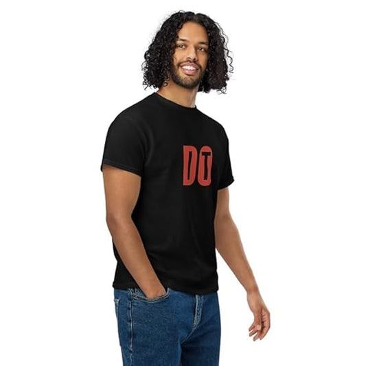 DT Minimal Graphic Print Men’s T-Shirt