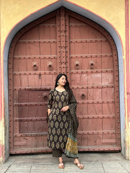 Women’s Brown & Gold Printed Kurta Pant Set with Dupatta – Elegant Ethnic Wear