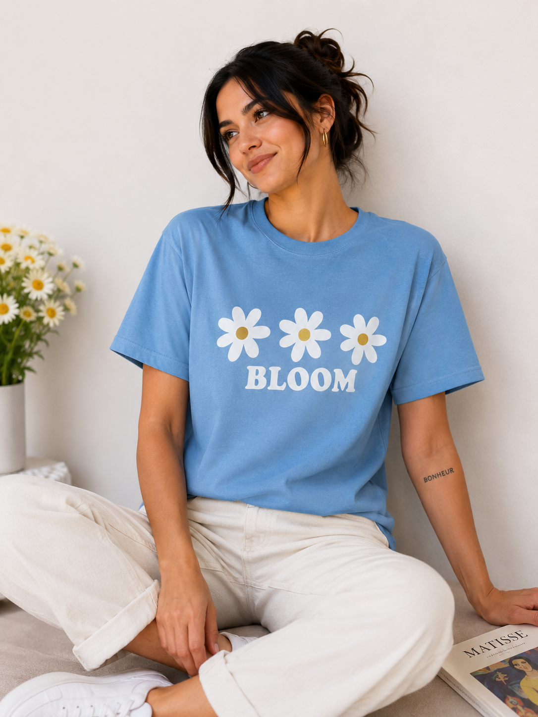 Bloom Daisy Graphic Blue T-Shirt for Women | Cute Minimal Floral Tee