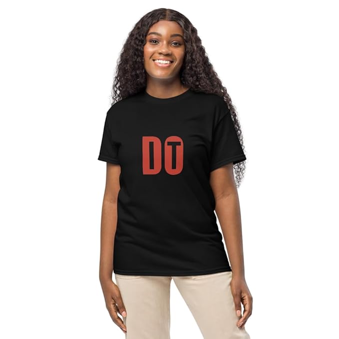 "DO" Bold Motivational Graphic T-Shirt – Minimalist Style